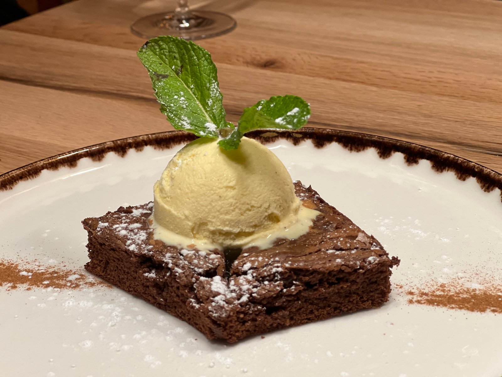 Brownie Casero con Helado